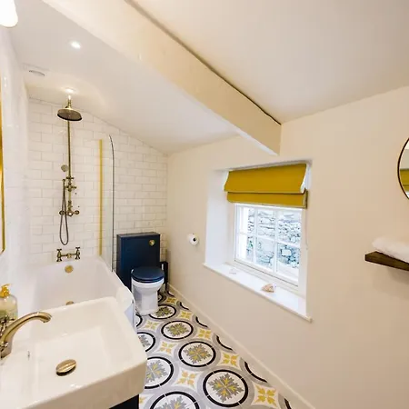 May Tree Cottage Manorbier 5 Mins From The Beach Sleeps 4 Exterior photo