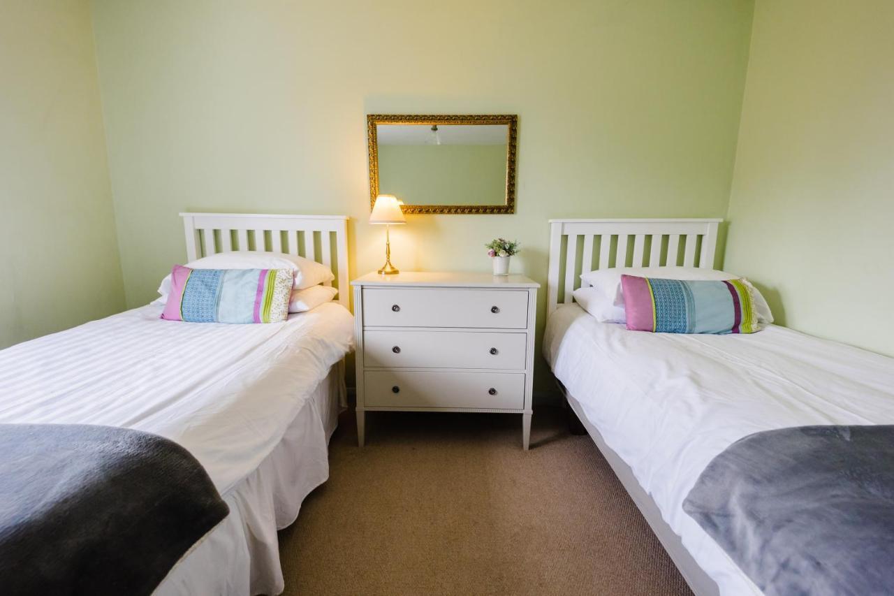 Tree 5 Mins From The Sleeps 4 Manorbier