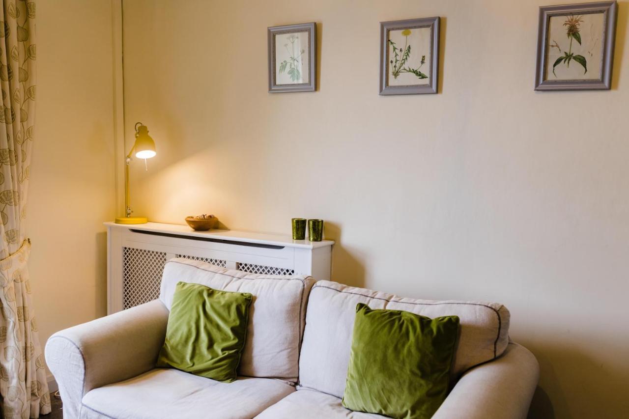 Tree 5 Mins From The Sleeps 4 * Manorbier