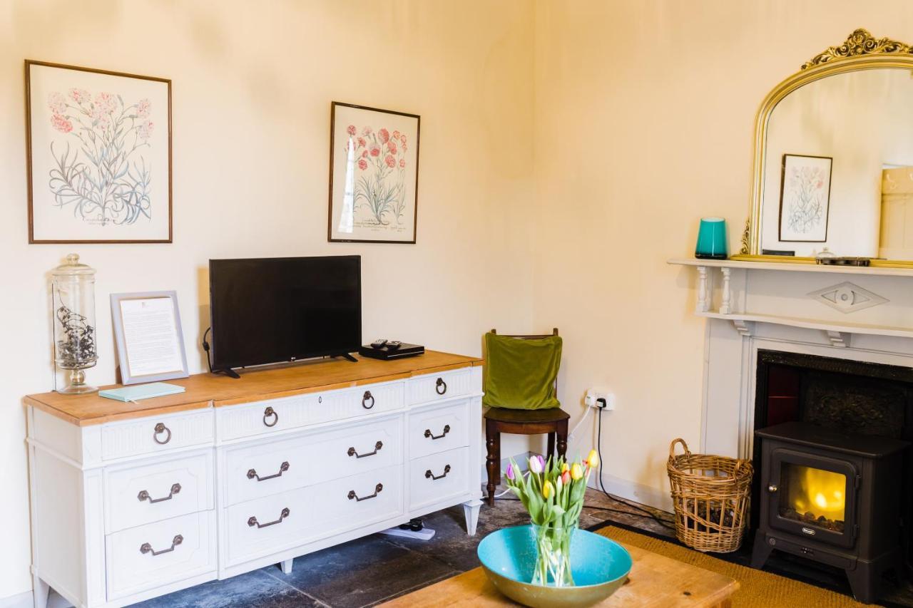 Tree 5 Mins From The Sleeps 4 Manorbier