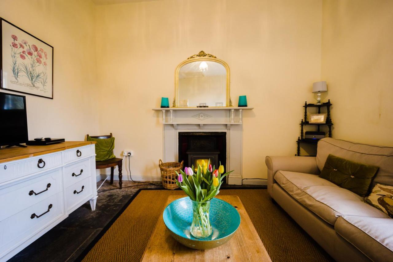 Tree 5 Mins From The Sleeps 4 * Manorbier