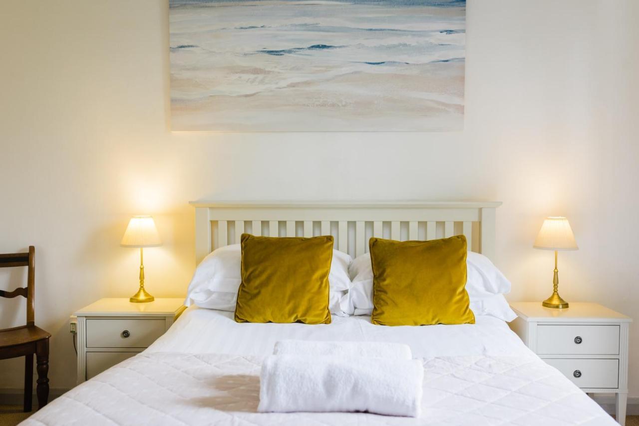Holiday home Tree 5 Mins From The Sleeps 4