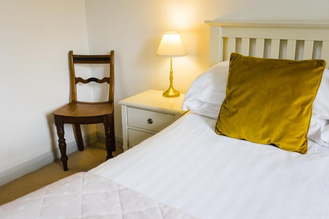 Holiday home Tree 5 Mins From The Sleeps 4 *