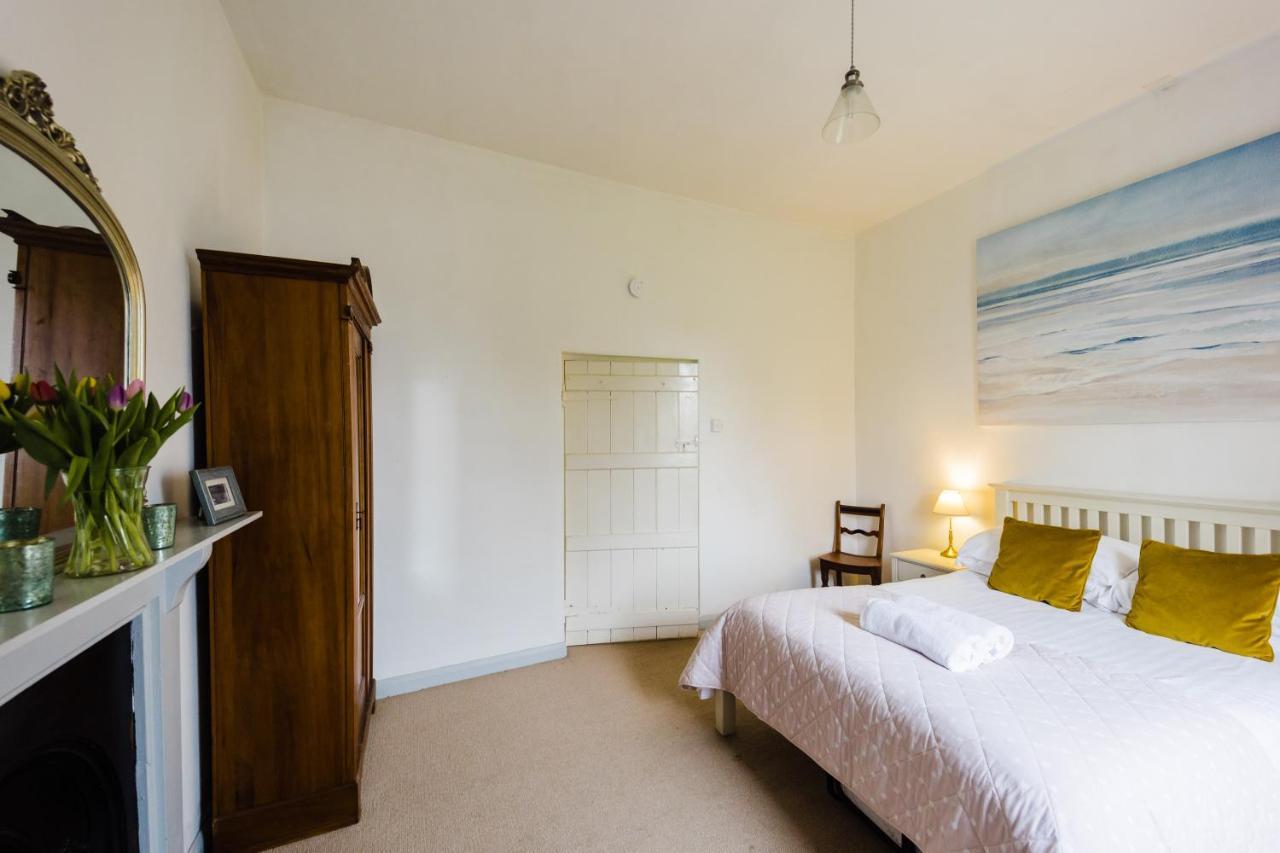 Holiday home Tree 5 Mins From The Sleeps 4 *