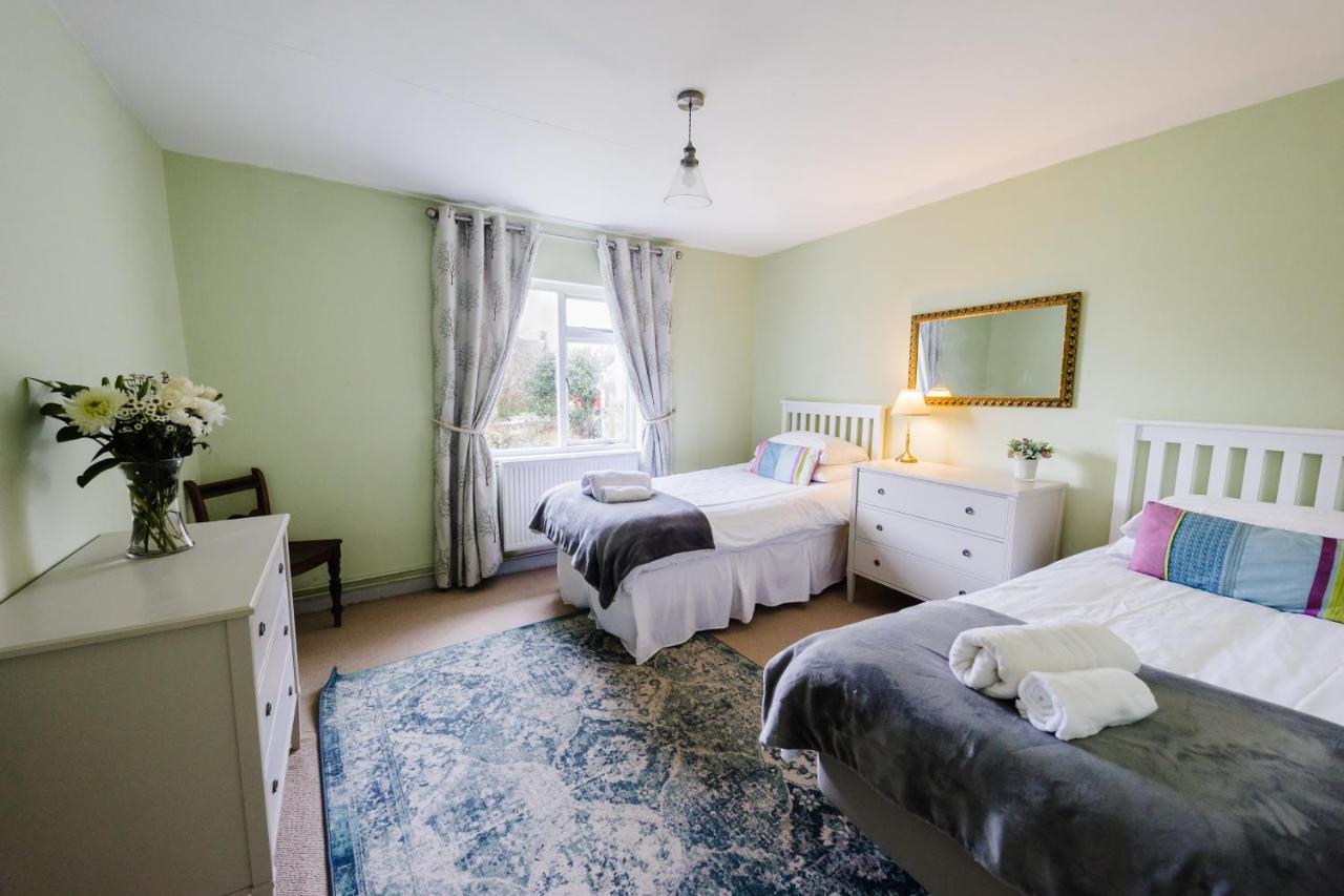 Holiday home Tree 5 Mins From The Sleeps 4 *